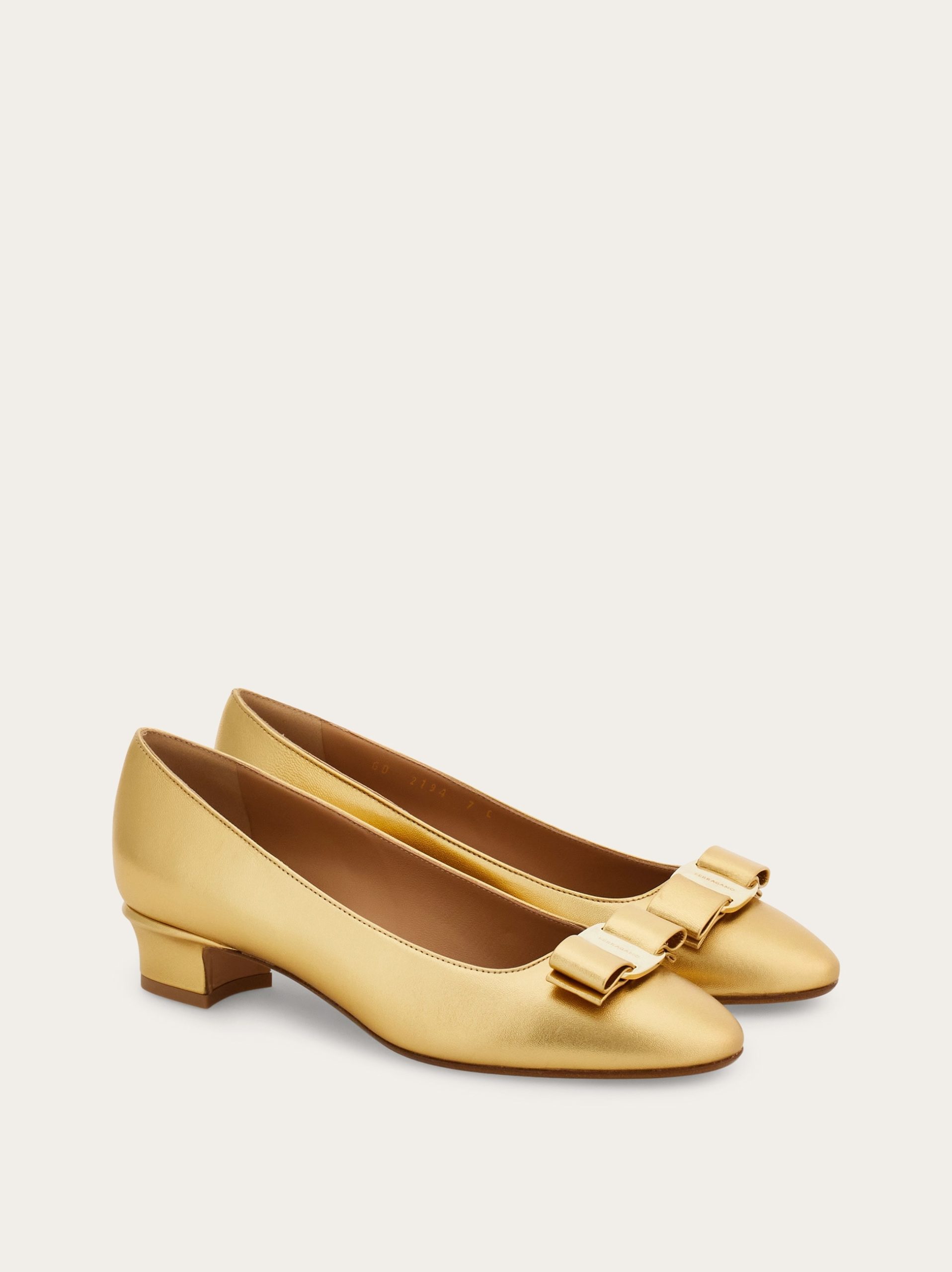 Ferragamo Vara bow pump - Image 5